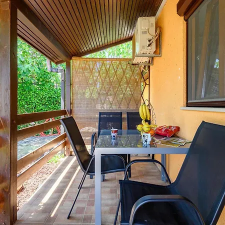 Апартаменты 2 Bedroom Lovely In *