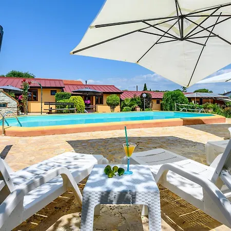 Apartment 2 Bedroom Lovely In *