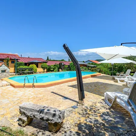 2 Bedroom Lovely In *